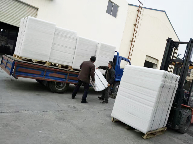 斜管填料發(fā)貨現(xiàn)場