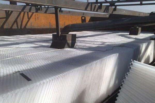 蜂窩斜管填料安裝現(xiàn)場(chǎng)